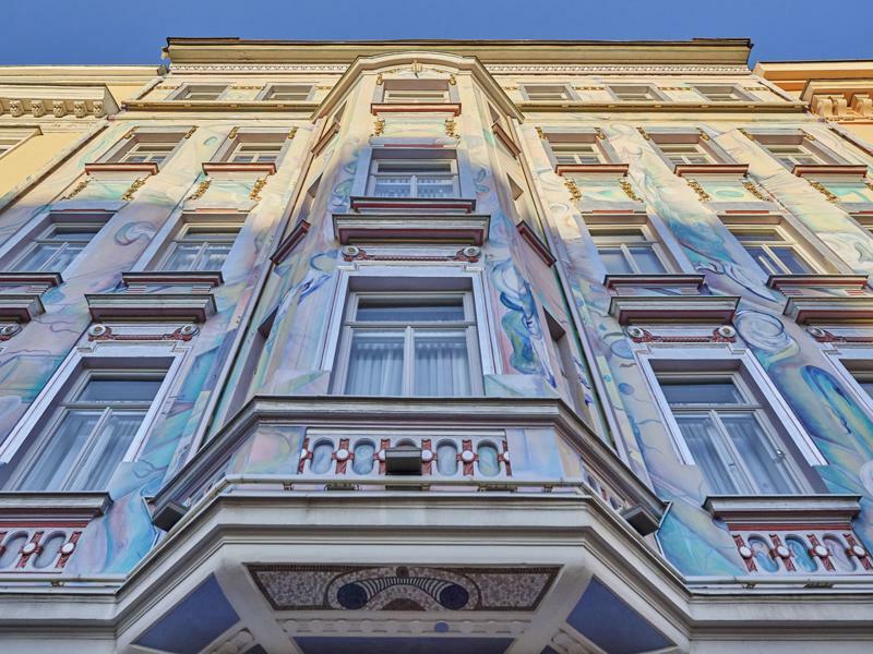 House Of Time - Fancy Suites Hotel