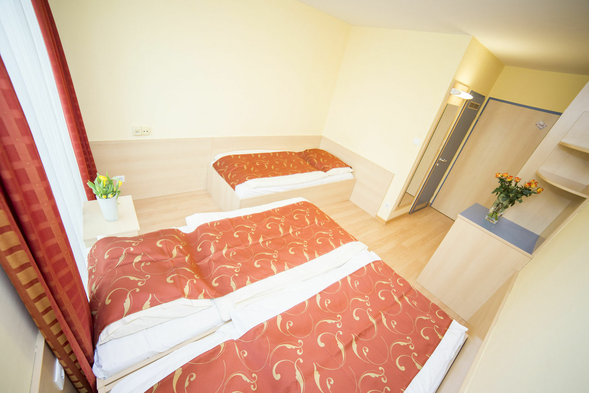 Hostel Mynext - Westbahnhof One