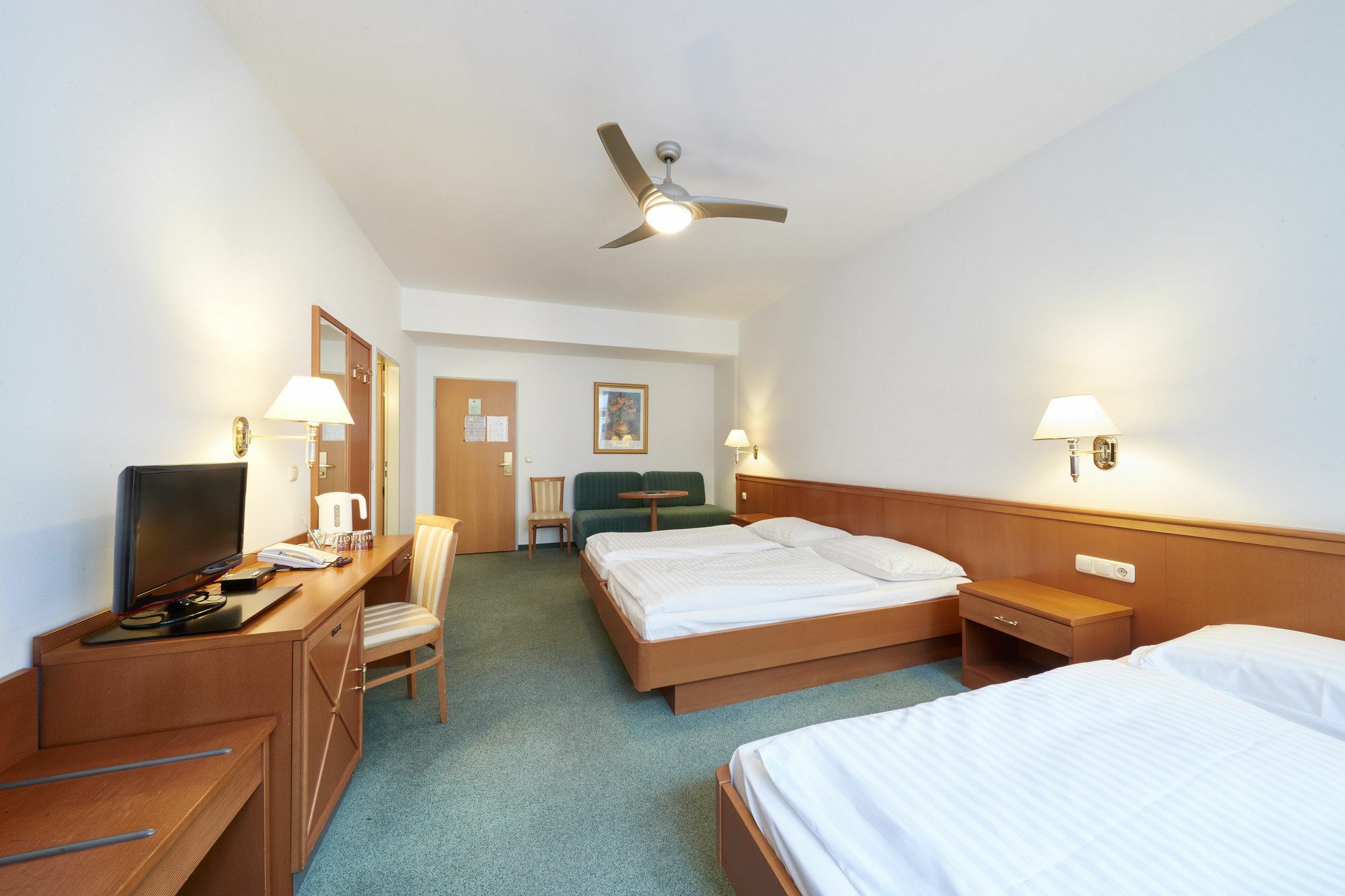 Schani Salon Hotel