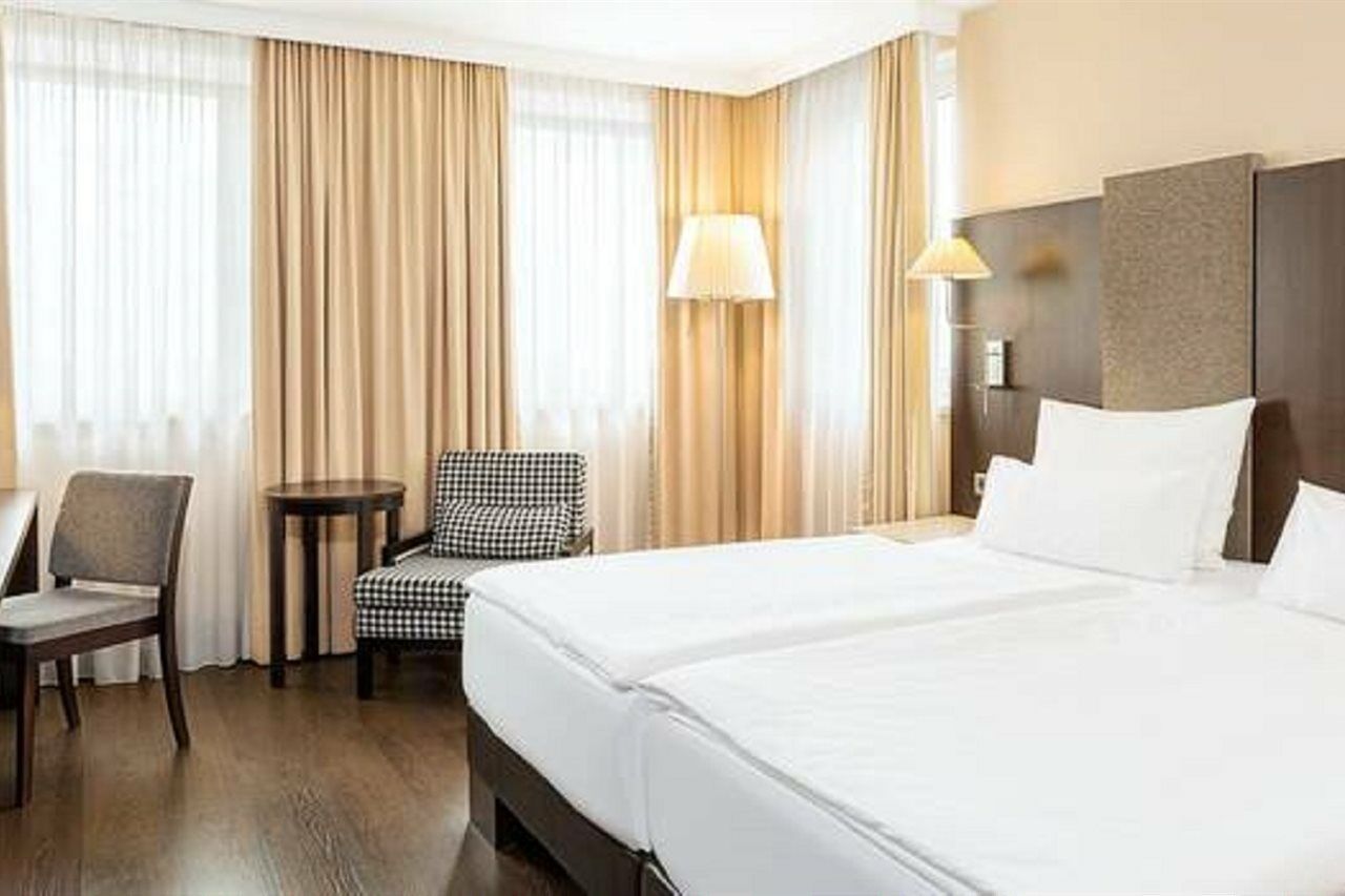 Nh Danube Hotel Vienna