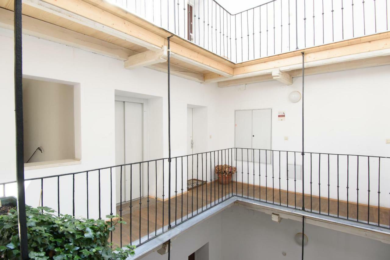 Design - Centrally Located Apartment *