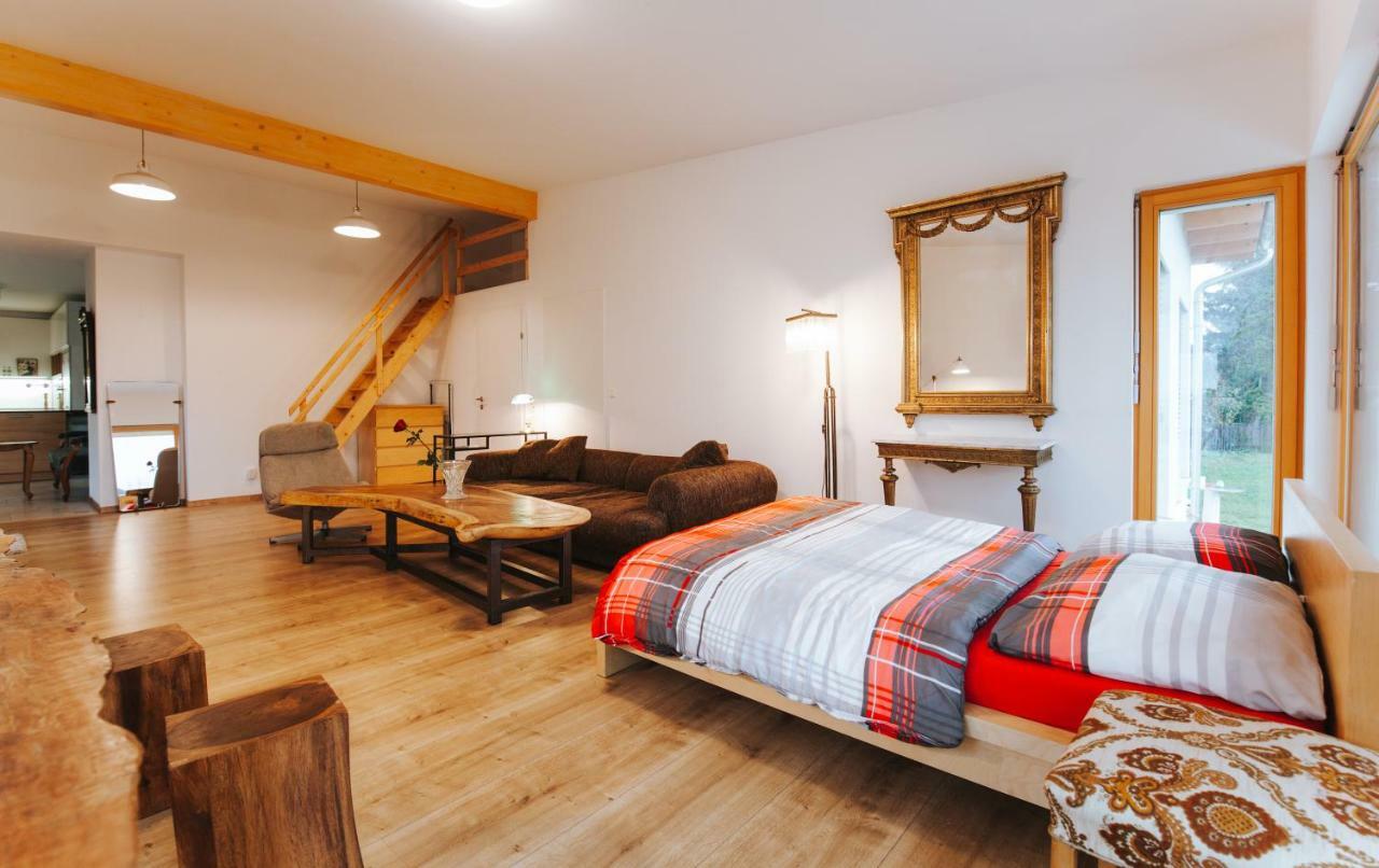 Loft Apartment *