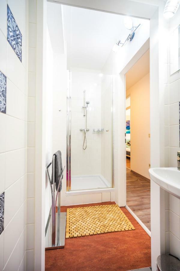 Apartamento 10 Min. Downtown - 2 Bedrooms - Parking *