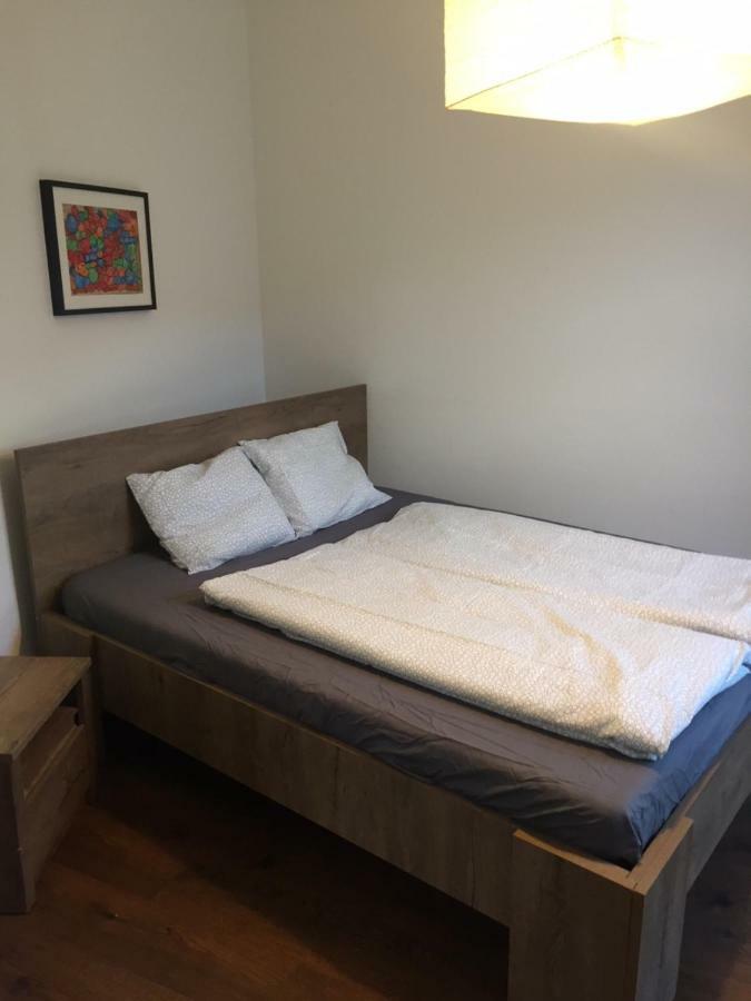 Ruhige Schone Dachgeschosswohnung Mit Balkon Vienna
