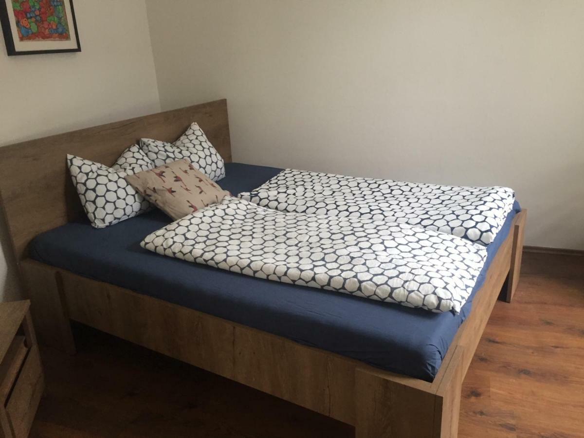 Ruhige Schone Dachgeschosswohnung Mit Balkon Apartment