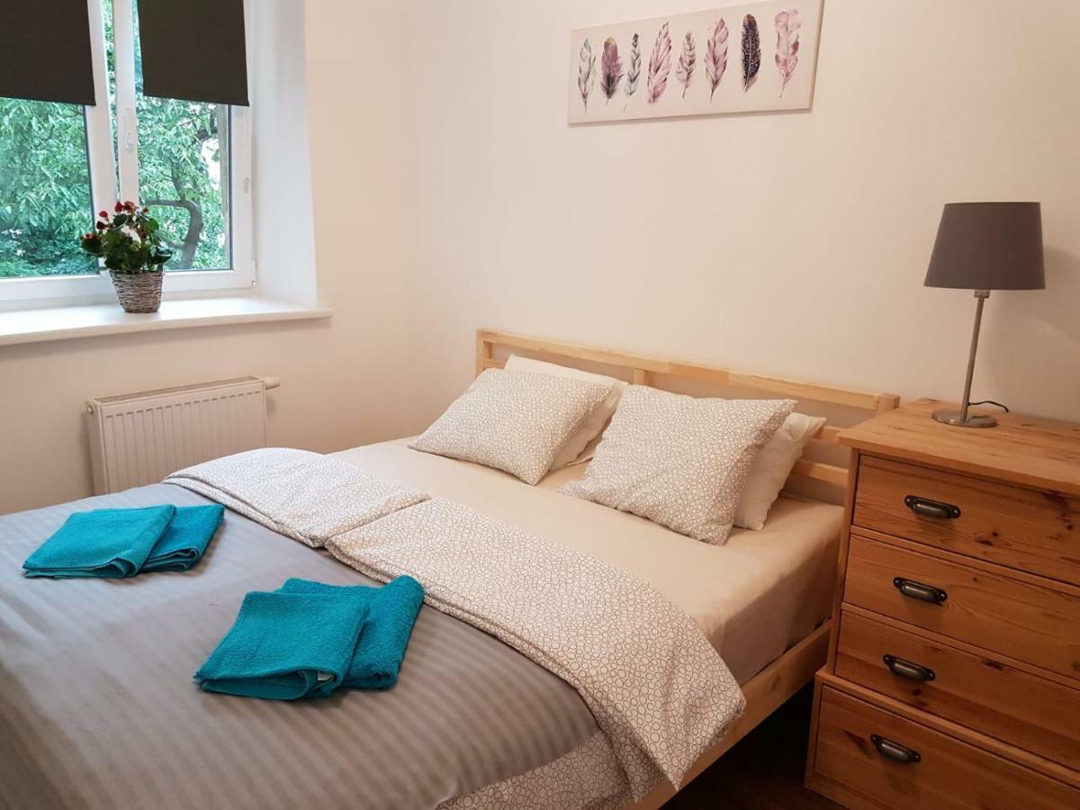 Excellent 2 Bed 12 Mins From Center Apartment *