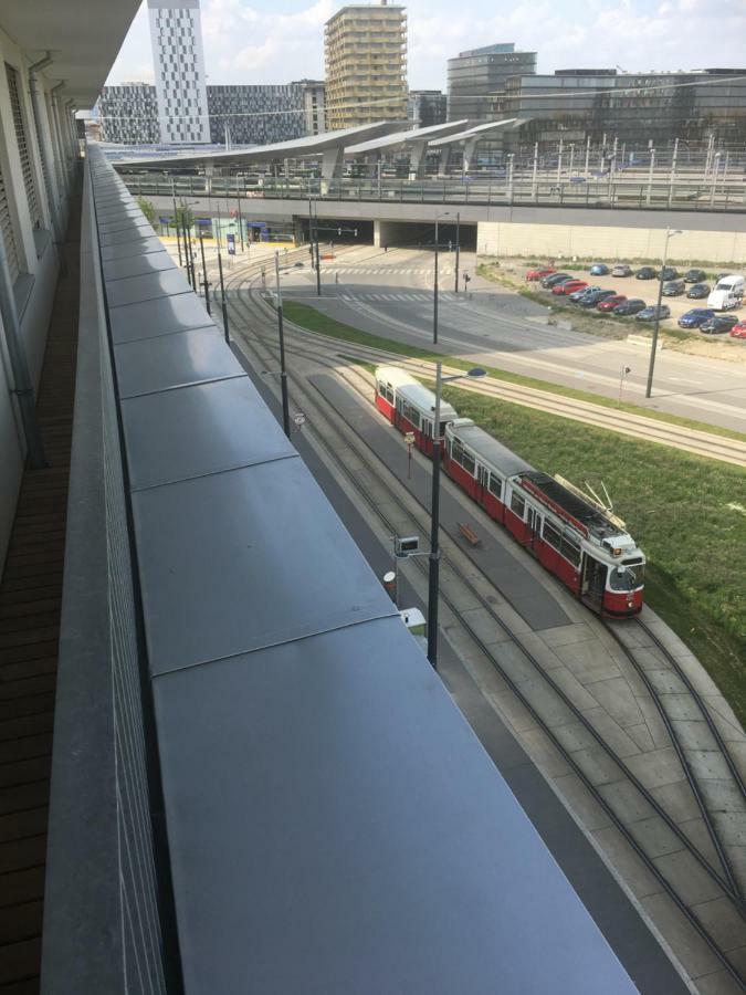 Hauptbahnhof 1 Viena