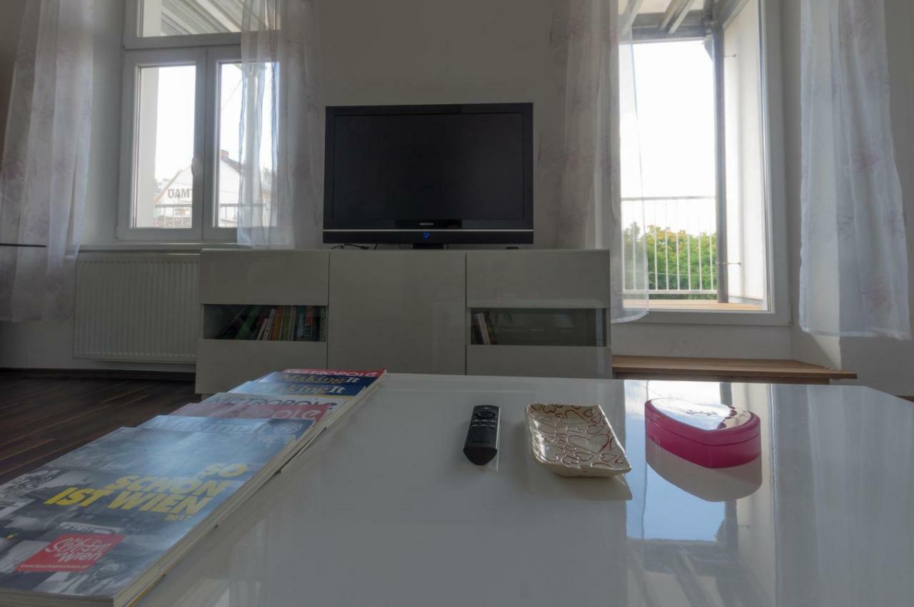 Spacious In Center With Terrace