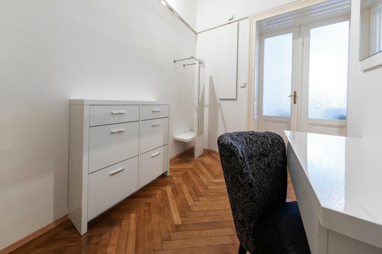 Dream Center Apartment *