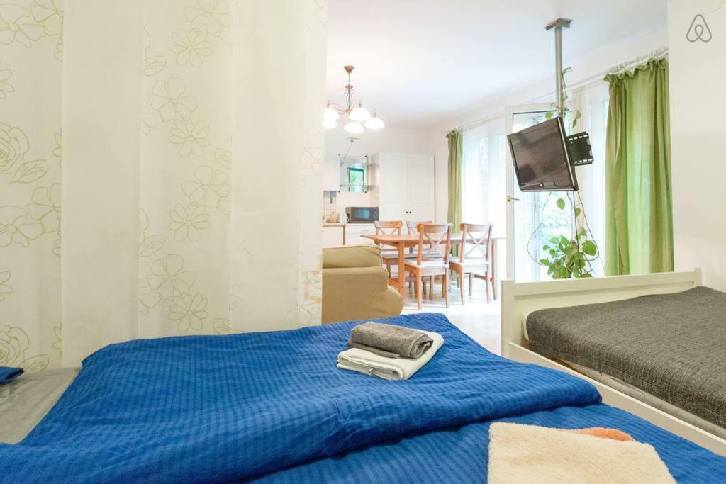 Relaxing Terrace In Lively Area Apartment Vienna
