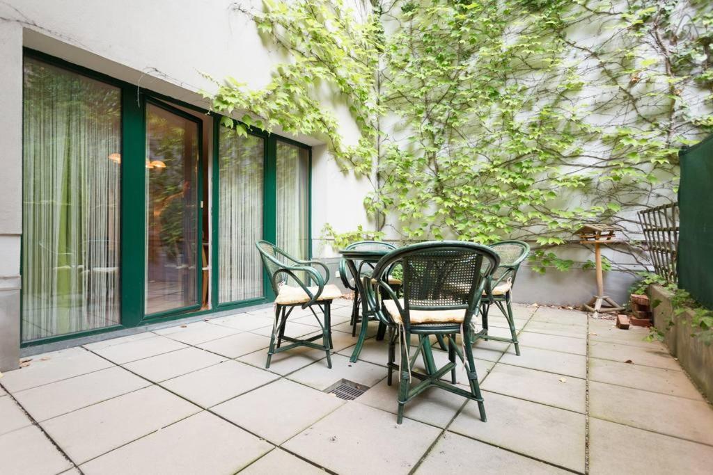 Relaxing Terrace In Lively Area Vienna