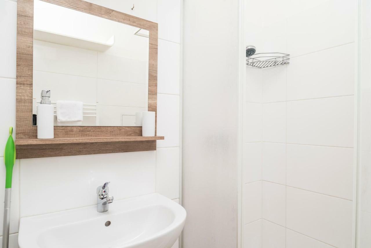 Tiny Hideaway Apartment *