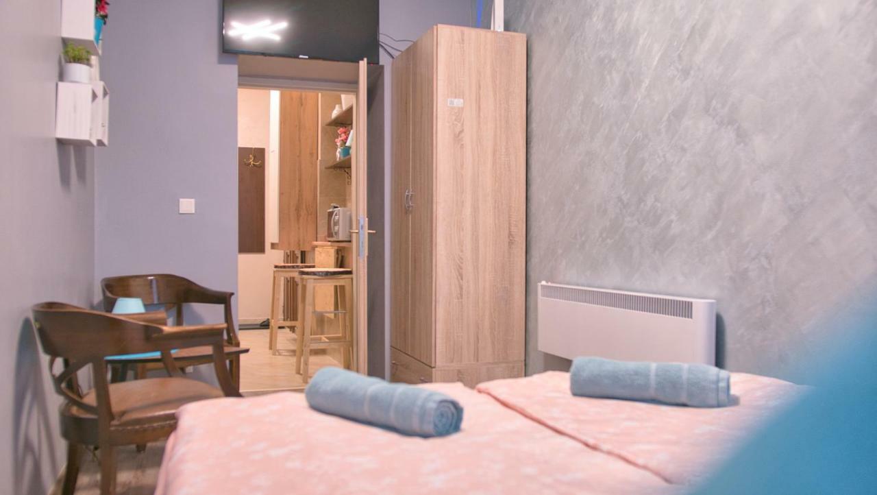 Minnie Mouse Apartment *