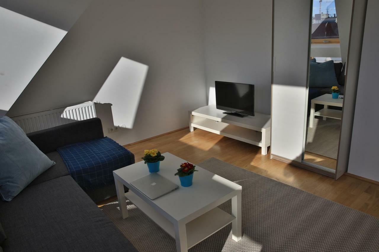 Apartment Celestial Living L Dg2'12 *