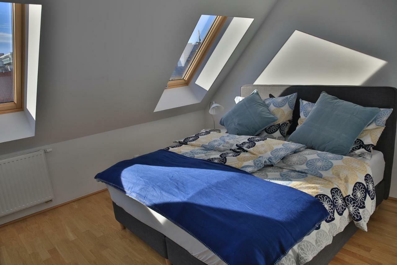 Apartment Celestial Living L Dg2'12