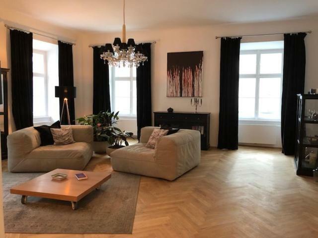 City Center - Hofburg Palace Apartment Vienna