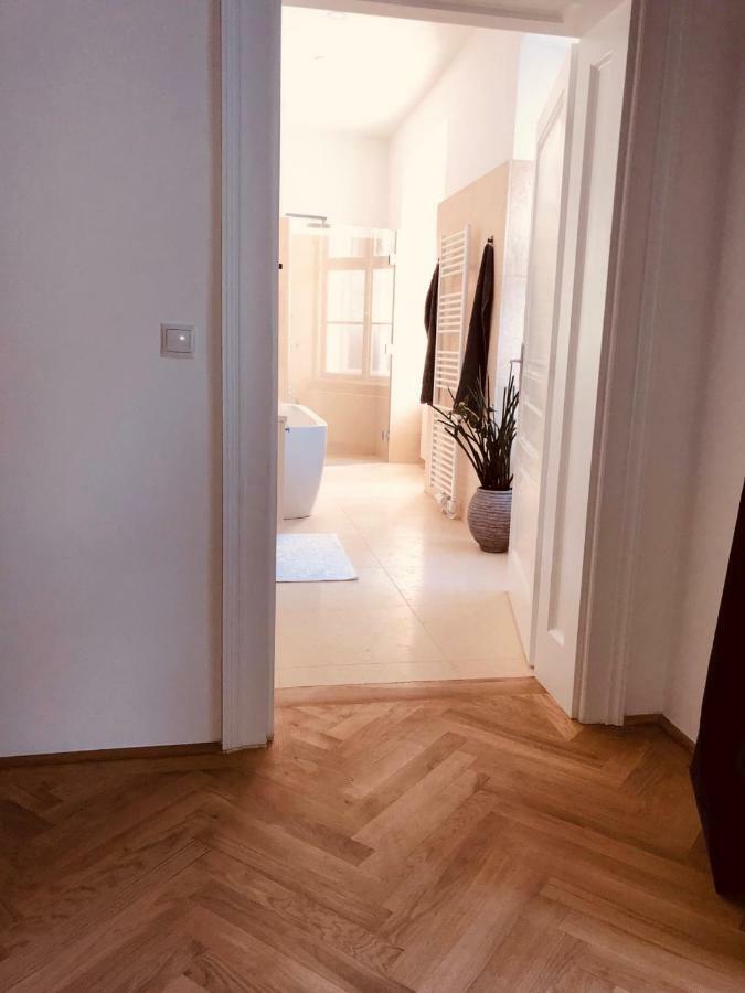 City Center - Hofburg Palace Apartment Vienna