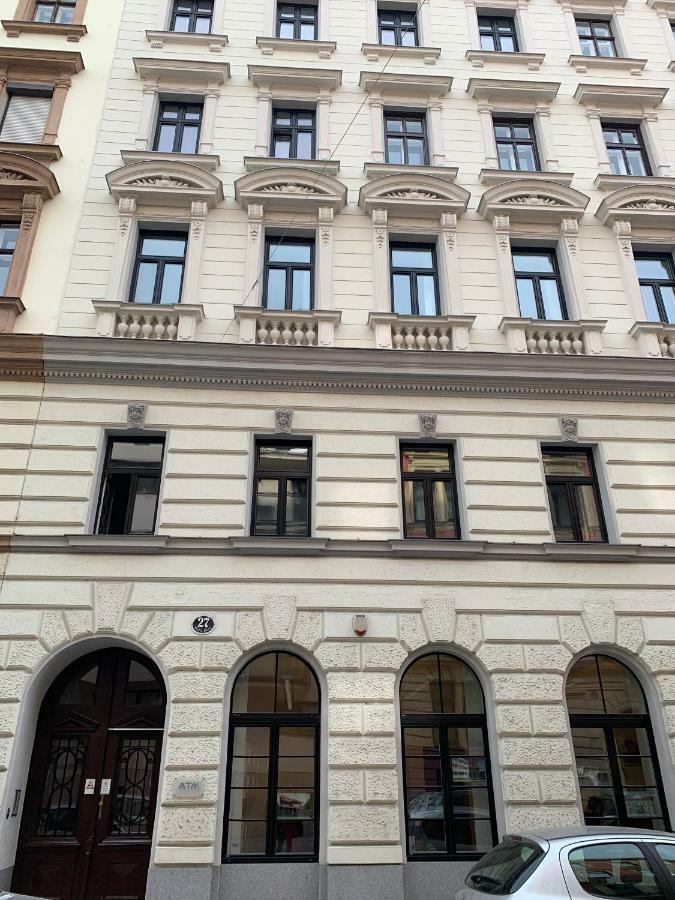 Vienna's Most Charming Appartamento Vienna