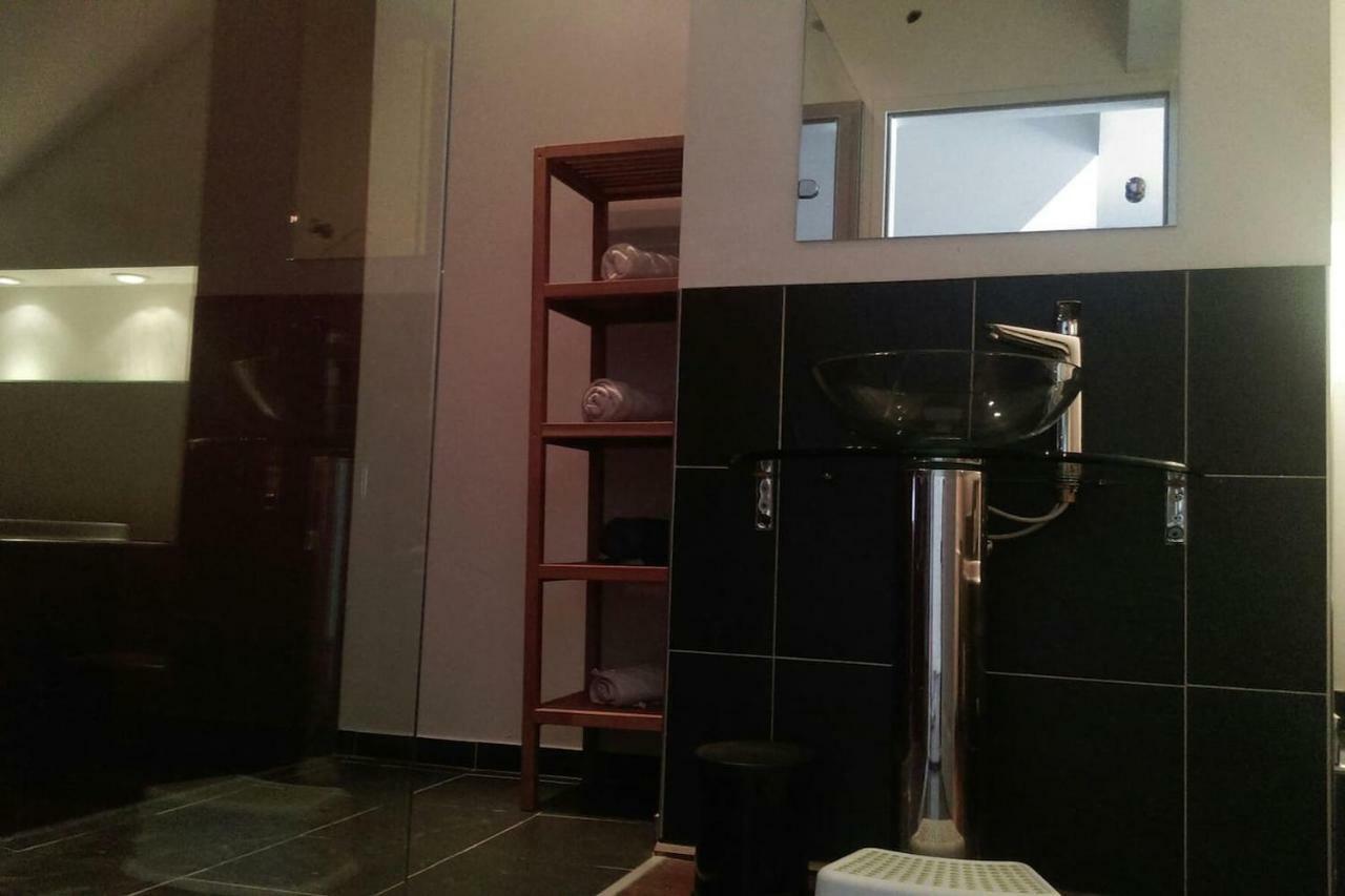 Quiet, Spacious And Family-friendly Top-floor Apartment, 100m2, 2 Bedrooms, Garden View