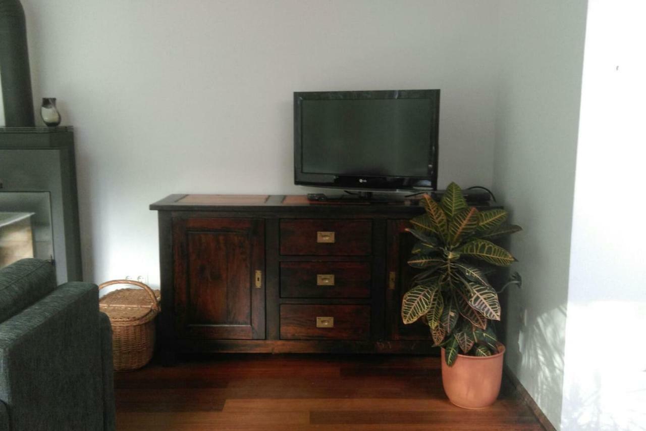 Quiet, Spacious And Family-friendly Top-floor Apartment, 100m2, 2 Bedrooms, Garden View Vienna
