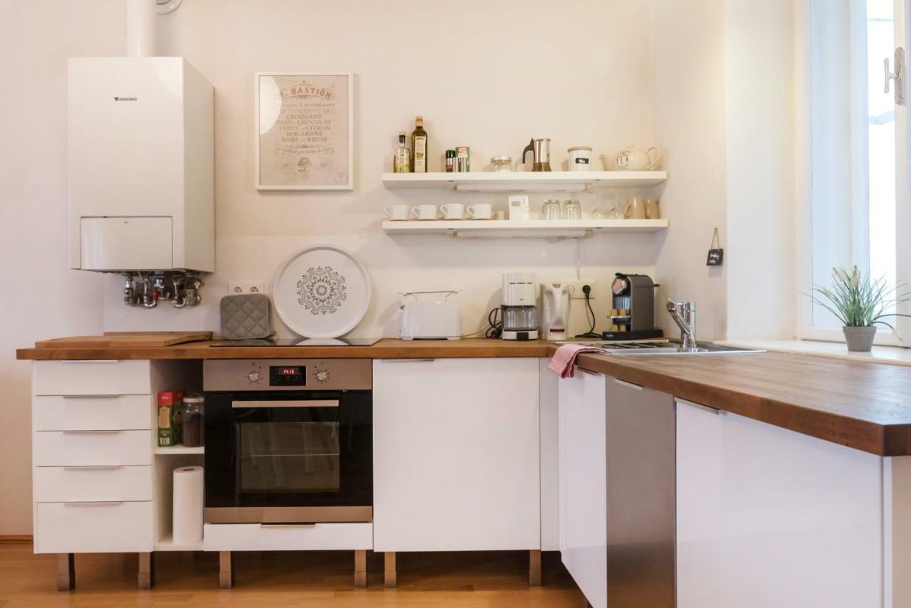 Sunny Apartment *