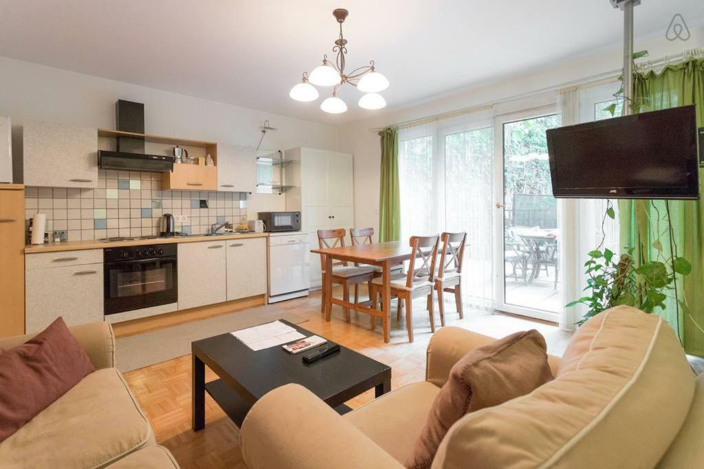 Apartment Relaxing Terrace In Lively Area *