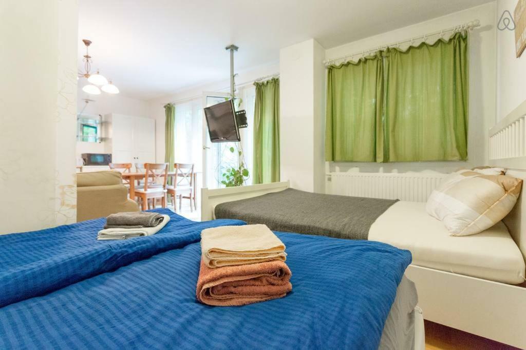 Relaxing Terrace In Lively Area Apartment Vienna