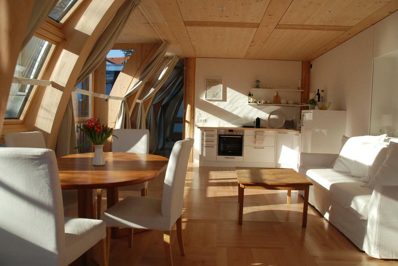 Sunny Apartment *