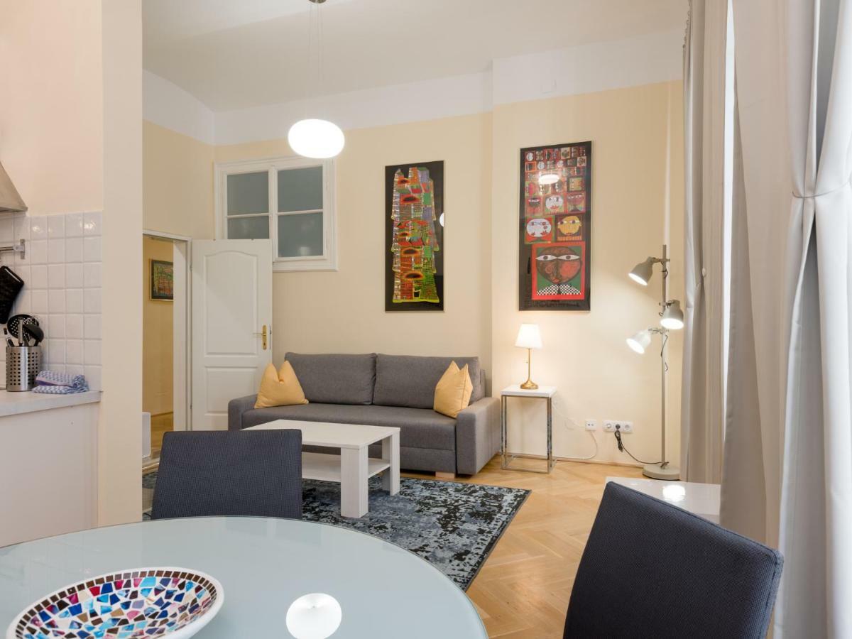 Stadtpark Apartment *