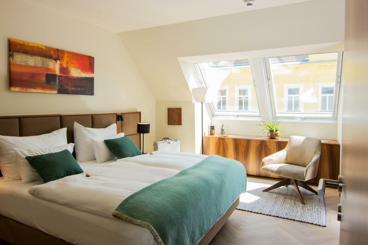 Est Schoenbrunn -