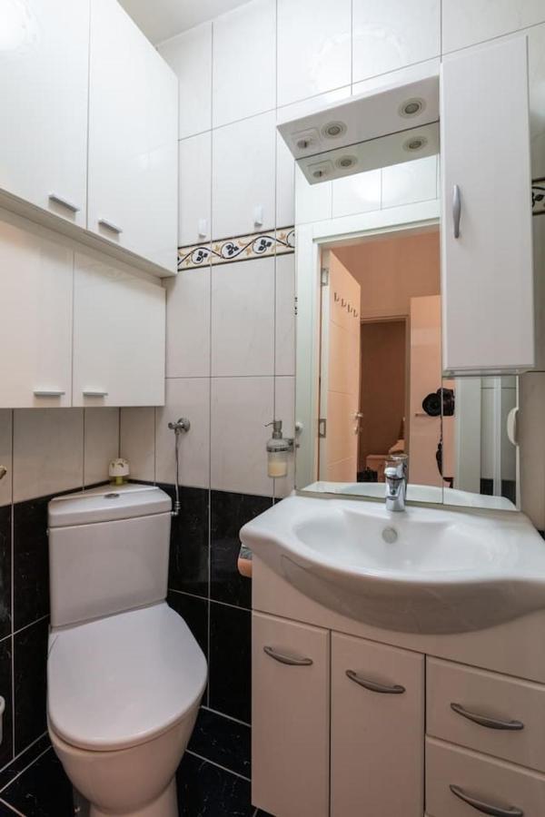 Apartment Sunny Renovated Close To Downtown Vienna