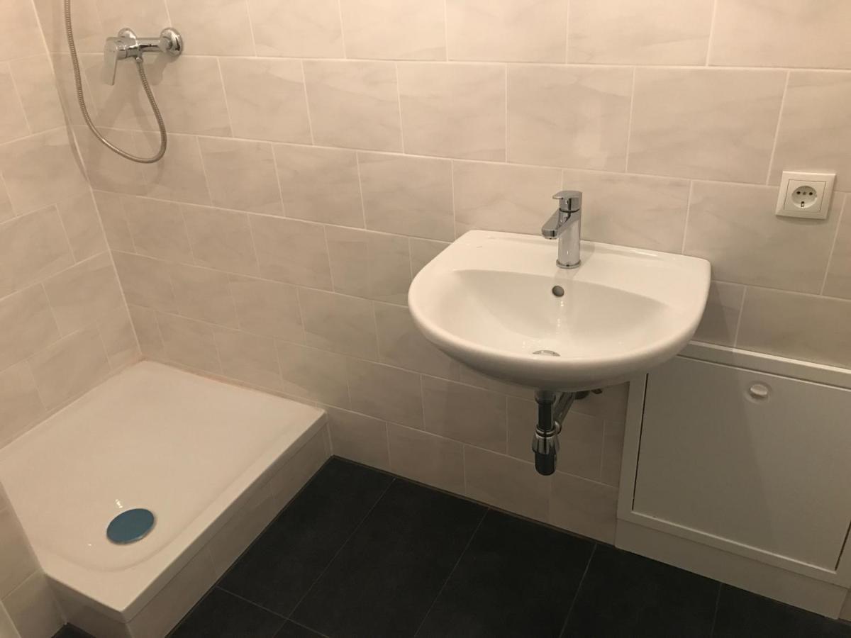 Apartment Saralo 1050 *