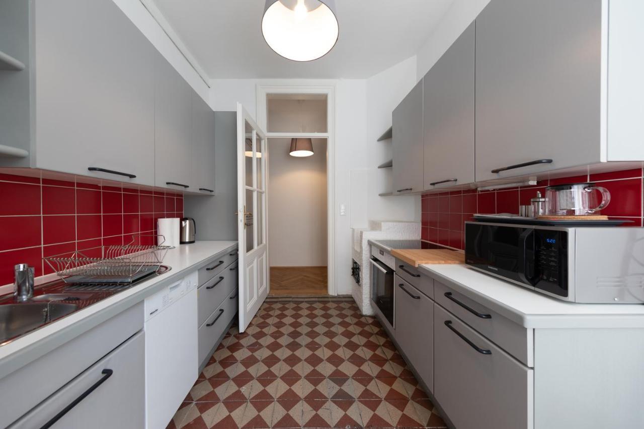 Apartment Dream Center *