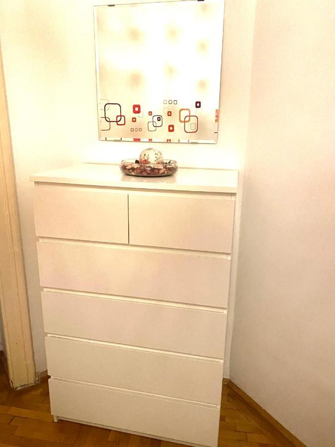 Apartment Opera 1 *