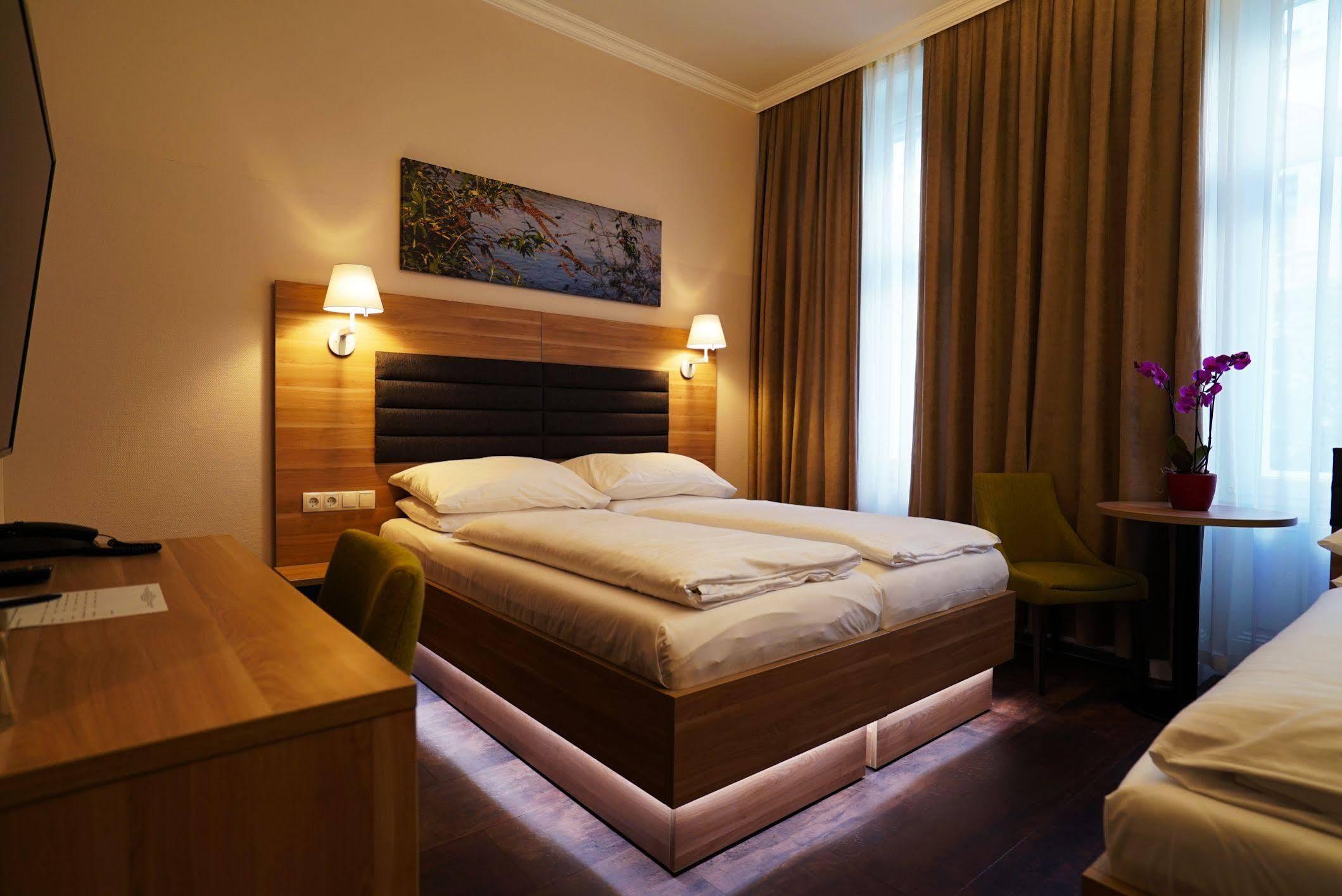 Hotel Marc Aurel - Center 3*