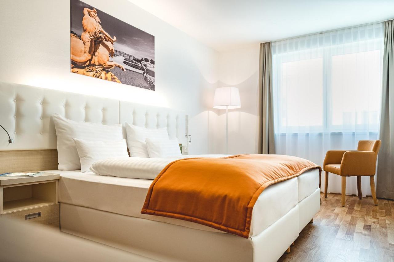 Oliver | Contactless Check-in Aparthotel Vienna