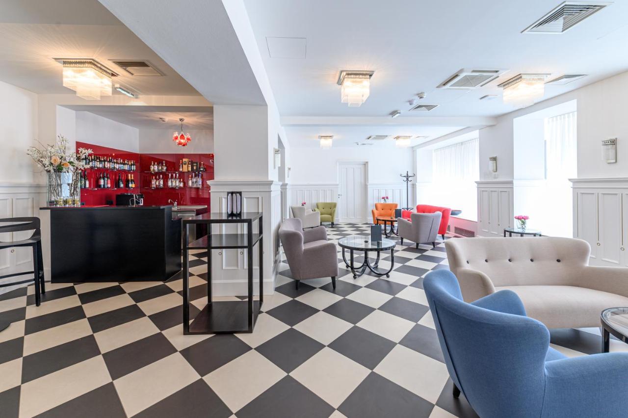 Hotel Caroline 3*
