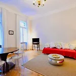 Beautiful Viennese Flat In The City Centre