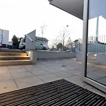 Red Flower Apartment With Pool - 5 Min To Lake