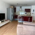 Bright Apartment With A Free Parking Garage @ Wienerberg
