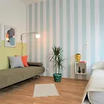 Modern 2Br Apartments - Full Kitchen - Schoenbrunn Area - 15 Mins To City Center