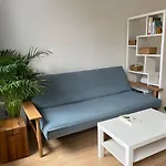 Central Sunny Flat With Free Parking