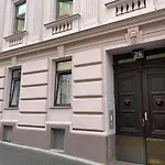 Nice Apartment, Near Vienna Center