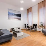 Family Apartment Next To Danube River