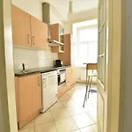 Universum Apartment 3