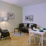 Jimmy\'S Apartments Suites