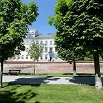 Casa Nostra - Moderne Lichtdurchflutete Wohnung Am Augarten