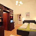 Apartment Judenplatz By Interhome