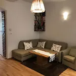 Nice Apartment Near Schoenbrunn And Downtown