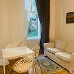 Altbau Apartment